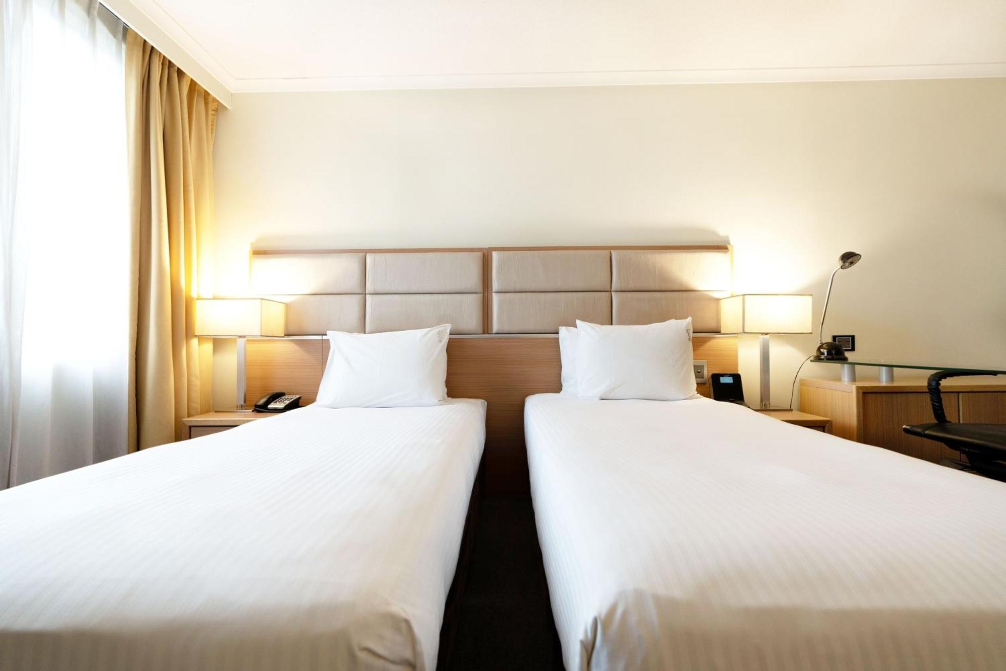 Holiday Inn Parramatta By Ihg Sydney Exterior photo