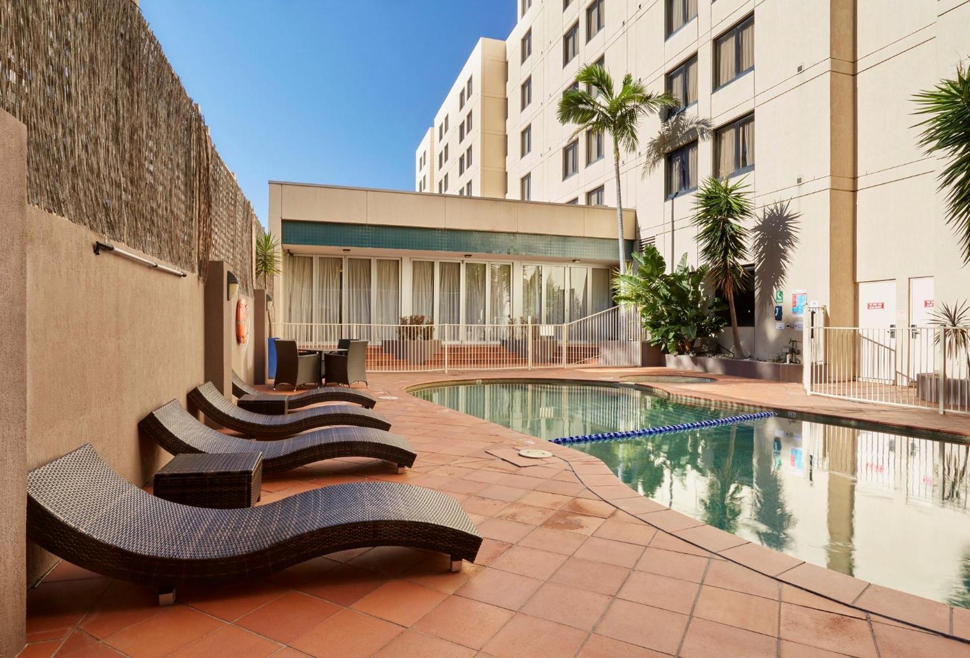 Holiday Inn Parramatta By Ihg Sydney Exterior photo